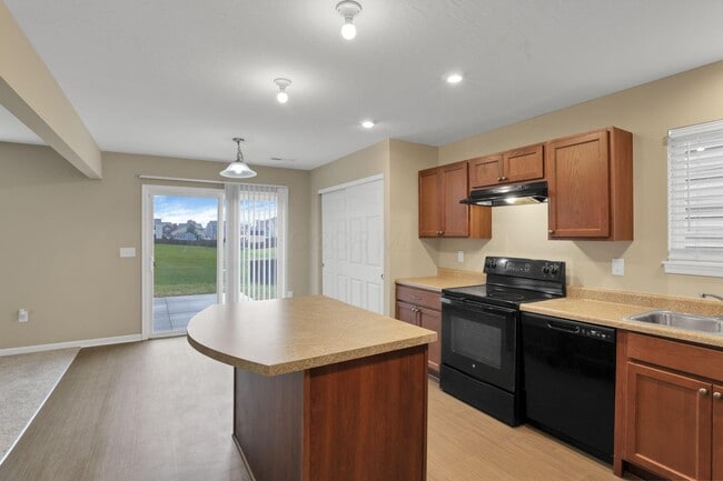 Building Photo - 7449 Sugarbark Dr