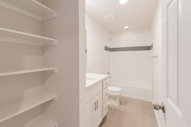 Building Photo - 5302 Mulberry Grove Ln