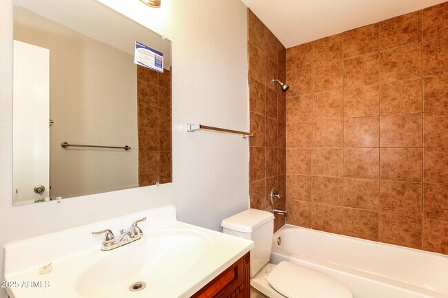 Building Photo - 6653 N 84th Ln