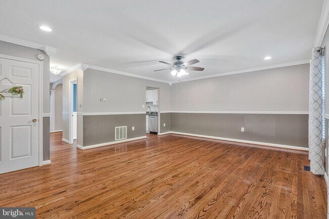 Building Photo - 6401 Old Scotts Ct