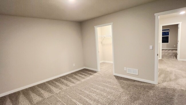 Building Photo - Modern 4BR Home Near Great Western Bike Trail | West Des Moines