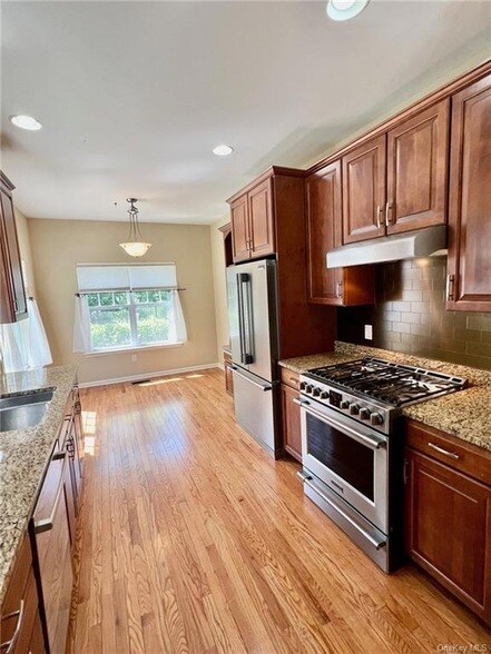 Building Photo - 41 High Ridge Ln