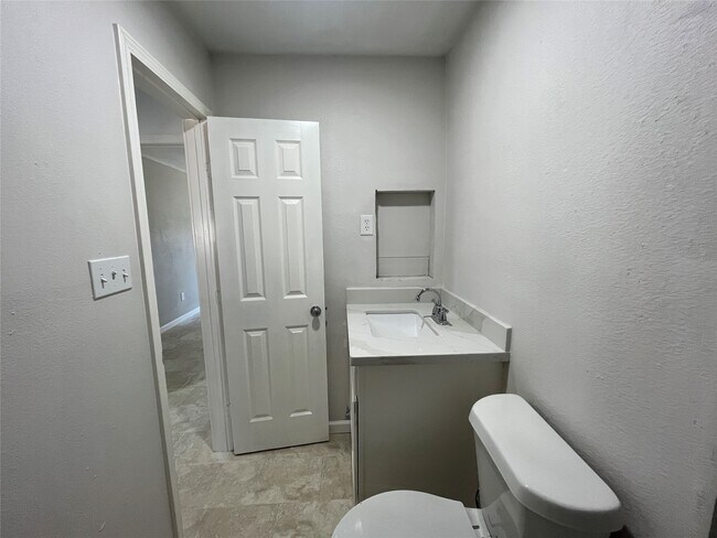 Building Photo - 12829 High Star Dr