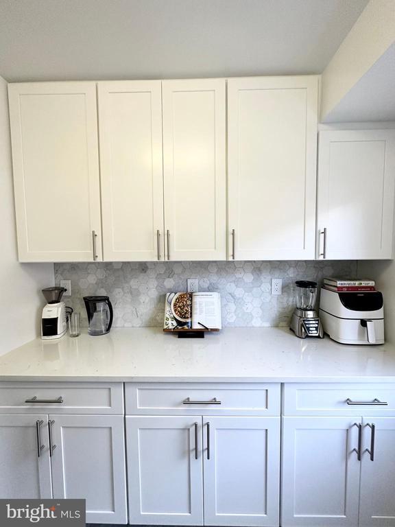 Building Photo - 718 S Washington St