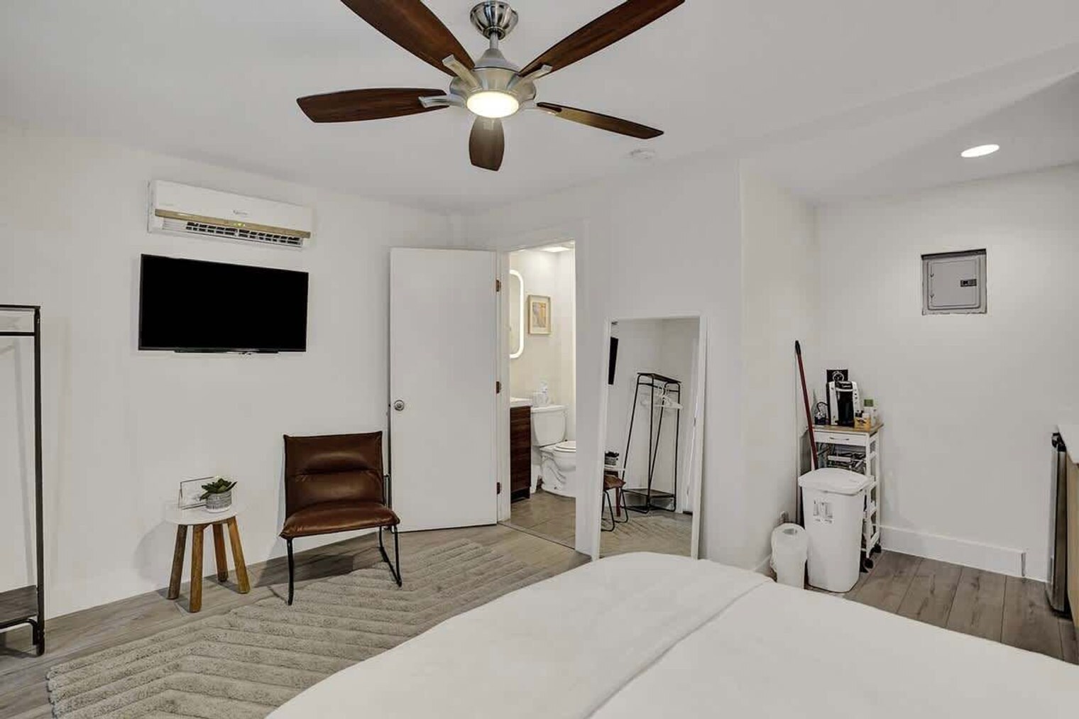 Building Photo - 3020 Seville St