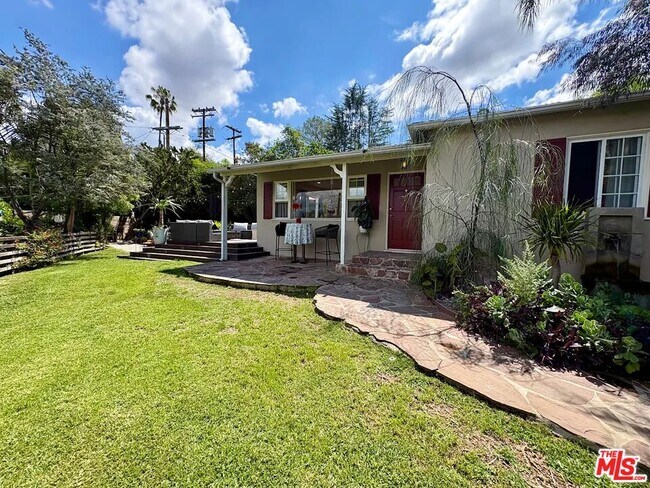 Building Photo - 1410 Dartmouth Dr