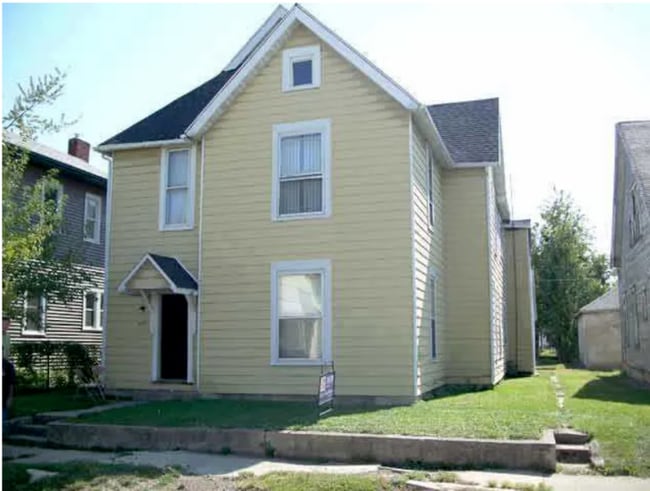 Building Photo - 219 E 8th St