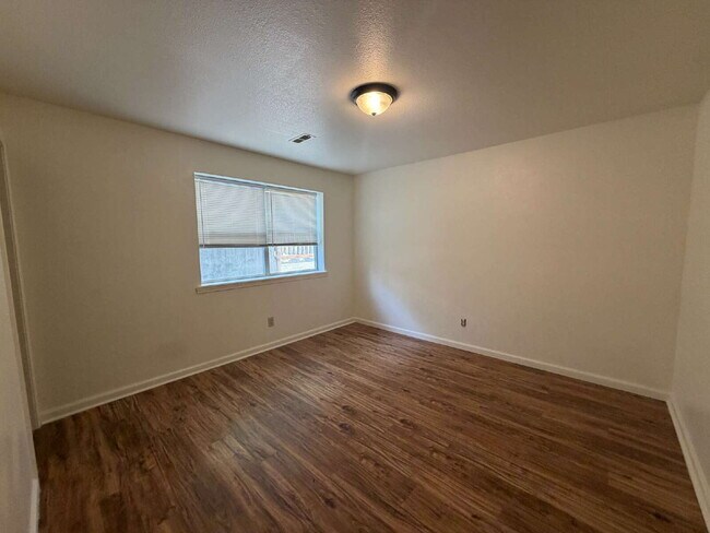Building Photo - 428 Kays Ln