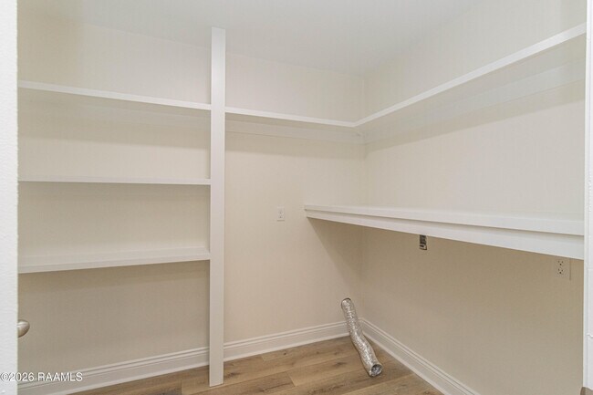 Building Photo - 122 Pebble Beach Dr
