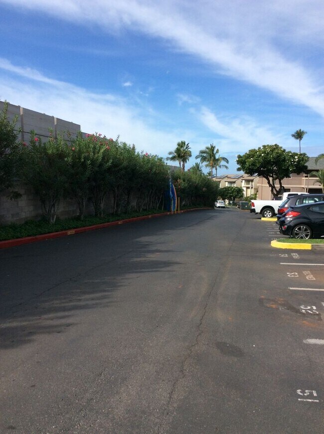 Building Photo - Mostly furnished upstairs 2 bed., 2 full bathroom Kihei Shores condo