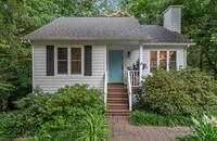 Building Photo - 3 Bedroom 2 Bath Chapel Hill Home - Availa...