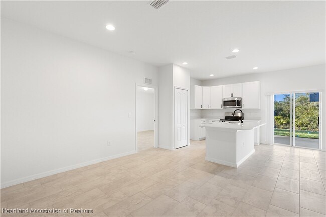 Building Photo - 6151 Monegro St
