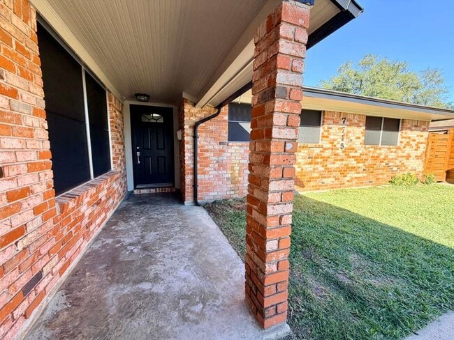 Building Photo - 7715 Catalina Ln