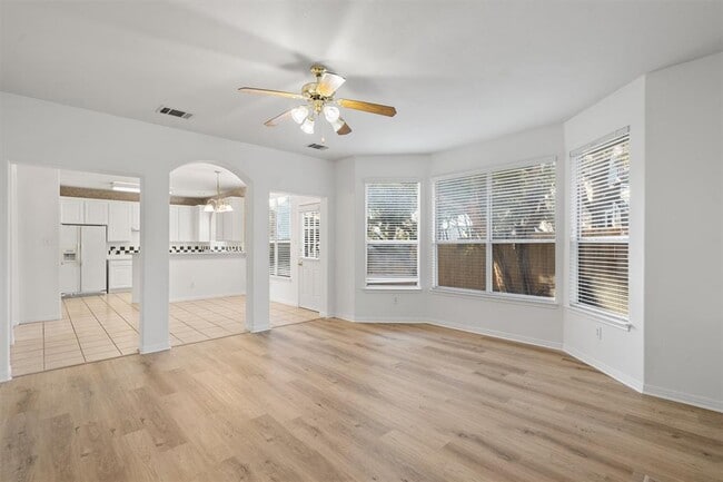 Building Photo - 803 Cashew Ln