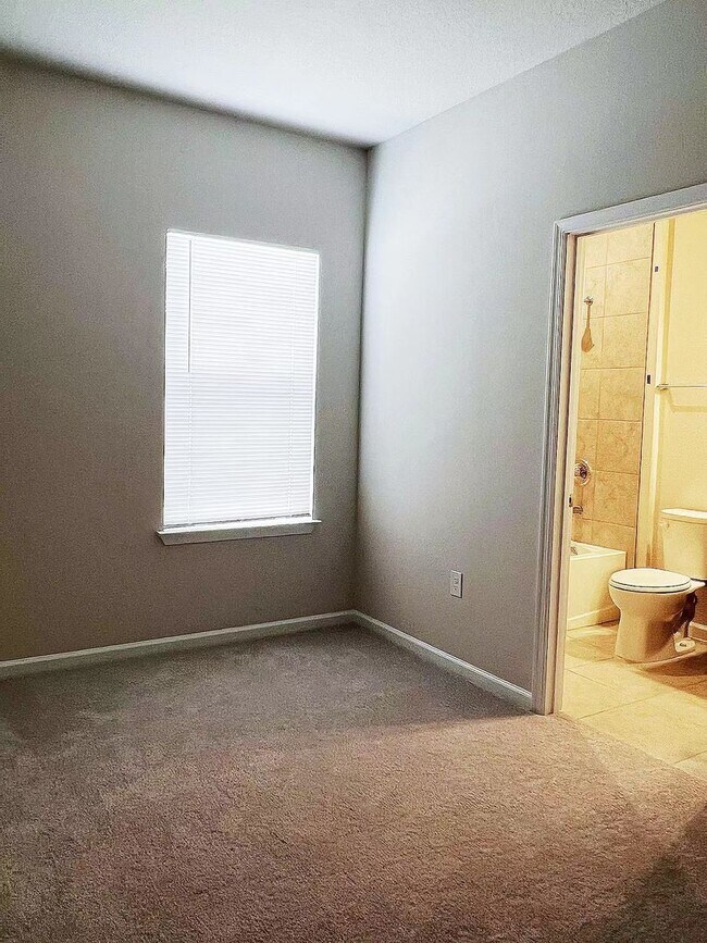 Building Photo - Awesome house for rent in St Cloud Area