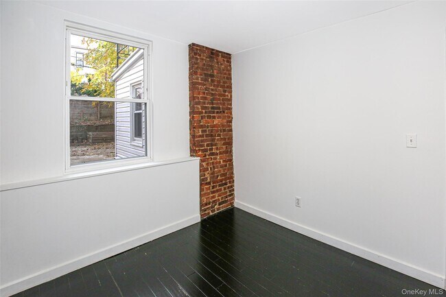 Building Photo - 1312 Putnam Ave