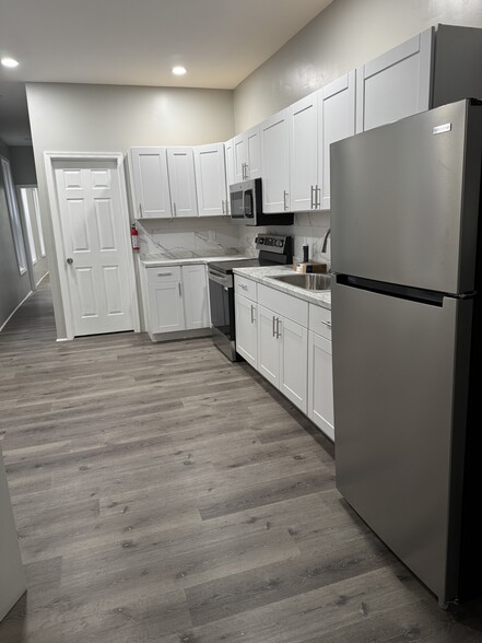 Kitchen - 222 Clymer St