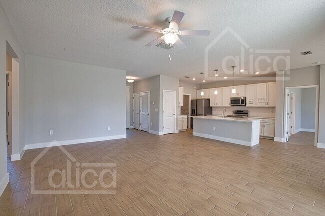 Building Photo - 1610 Rada Ln