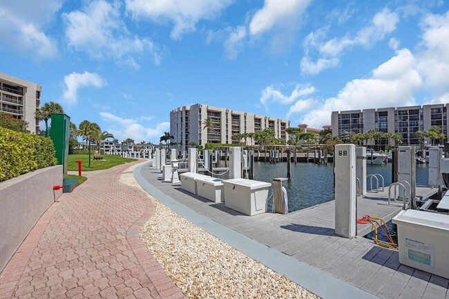 Building Photo - 2687 N Ocean Blvd