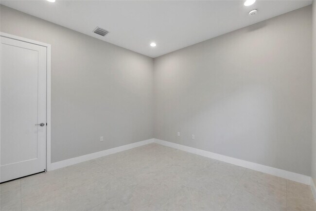 Building Photo - 20119 Pacific Dunes Dr