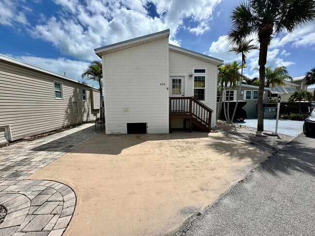 Building Photo - 619 Nettles Blvd