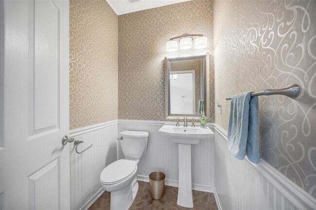 Building Photo - 6120 Chene Ct