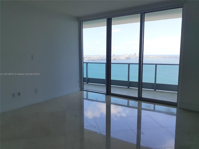 Building Photo - 1331 Brickell Bay Dr