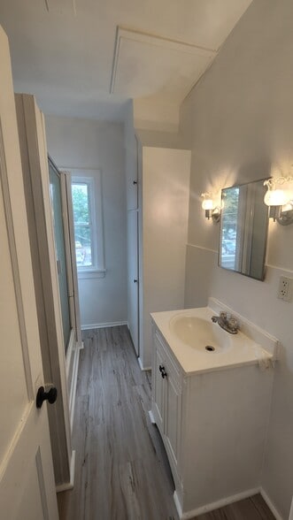 Building Photo - 42 W Main St