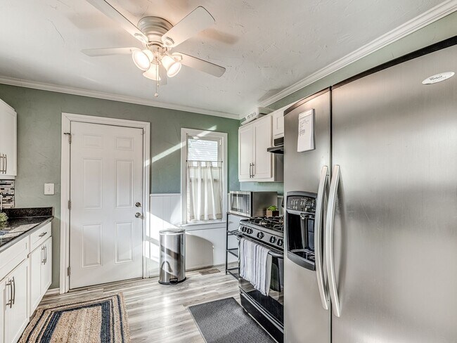 Building Photo - Super Sweet Home - All Appliances Included! 5 Minutes from Lake Hefner