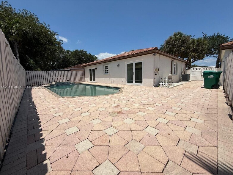 Building Photo - 9130 NW 193rd St