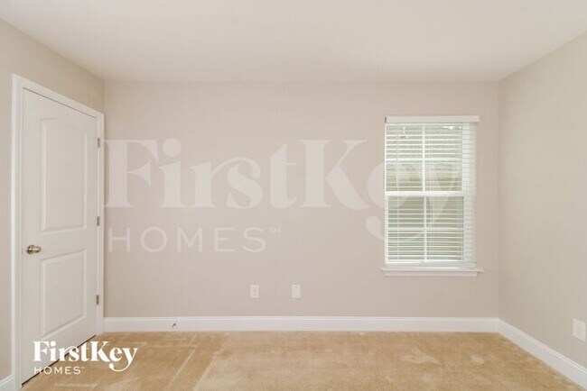 Building Photo - 4715 Romara Dr