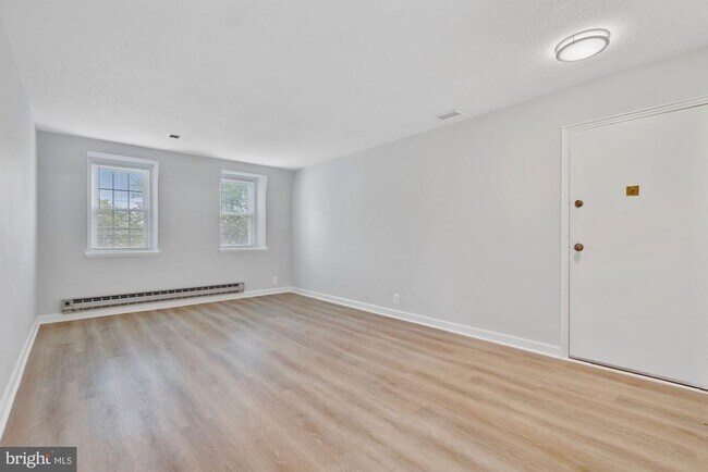 Building Photo - 3008 S Abingdon St