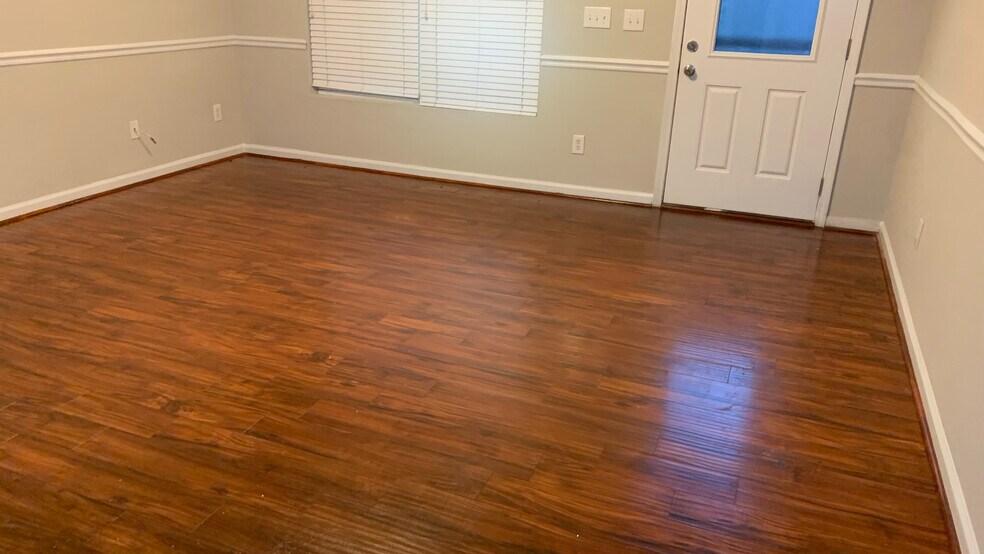 Building Photo - Room in Townhome on Plank Bridge Way