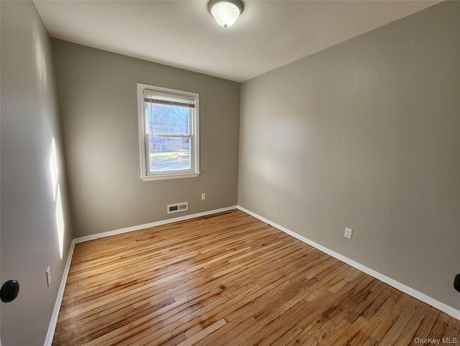 Building Photo - 373 Ehrhardt Rd