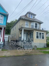 Building Photo - 245 Adams St