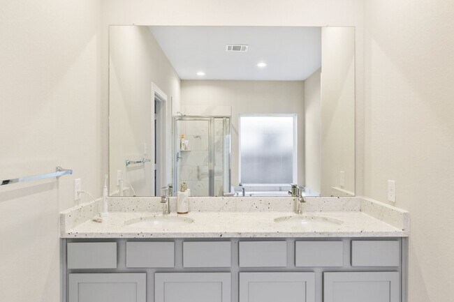 Building Photo - 8114 Vida Costa Dr