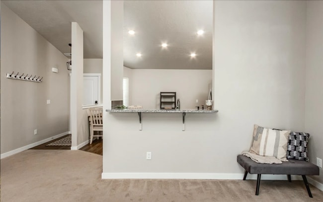 Building Photo - Master Bedroom for Rent!