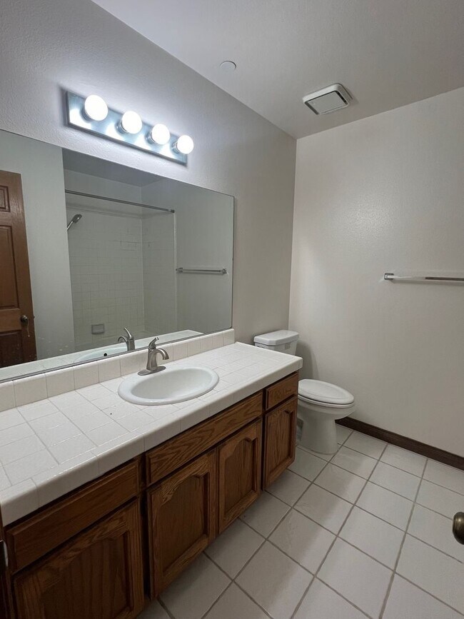 Building Photo - Los Caballeros #312 - Leasing only
