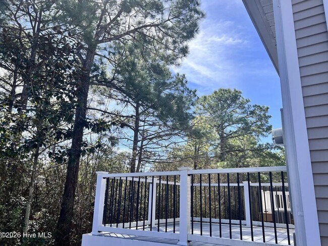 Building Photo - 3 Bedroom & 2.5 Bathroom Townhouse