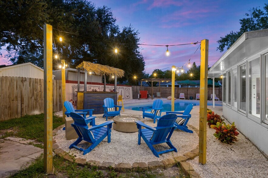 Building Photo - 7957 CottonWoode Dr