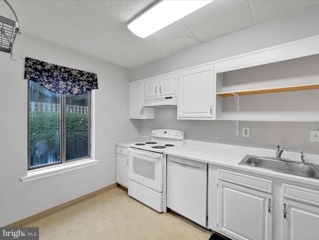 Building Photo - 411 Conestoga Rd