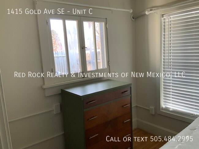 Building Photo - 1415 Gold Ave SE