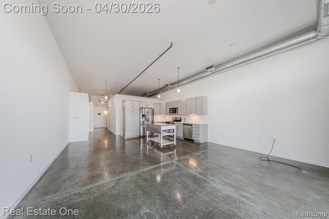 Building Photo - 211 E 9 Mile Rd