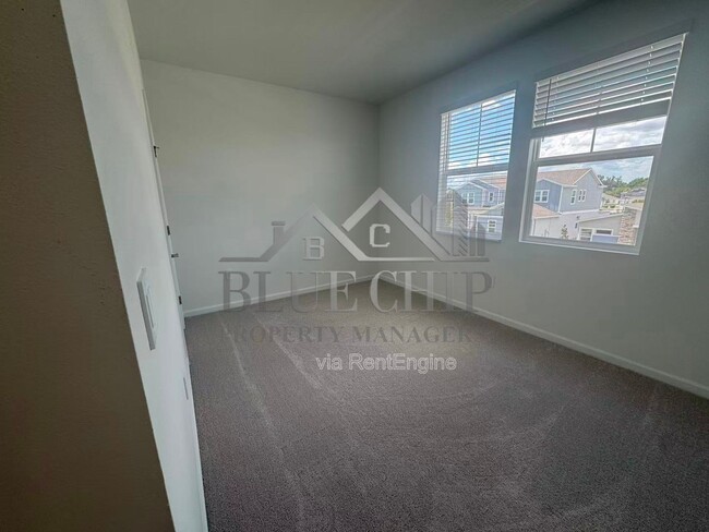 Building Photo - 2563 Rider Rain Ln