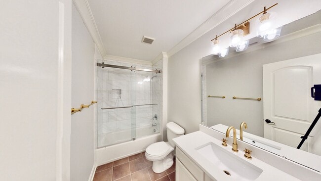 Building Photo - 1328 Ordermore Ave