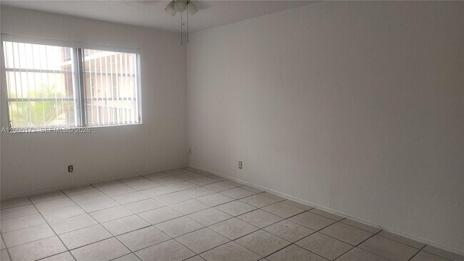 Building Photo - 13707 Kendale Lakes Cir