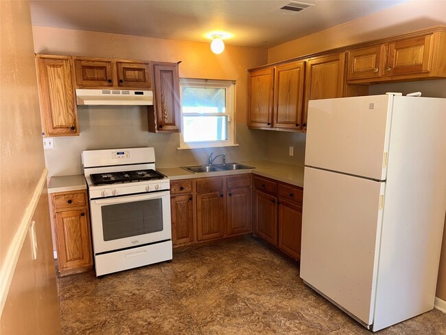 Building Photo - 5715 Beldart St