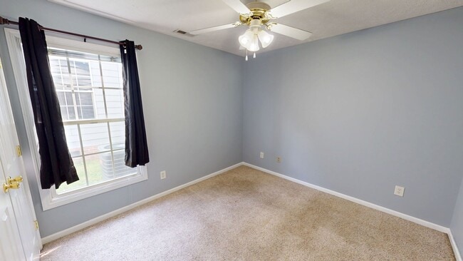 Building Photo - 3 Bedroom Ranch with Bonus Room in Gated Community & Jack Britt School District!