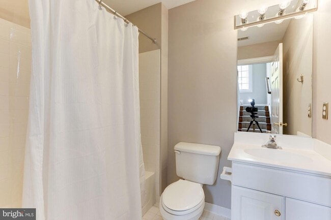 Building Photo - 286 Murtha St