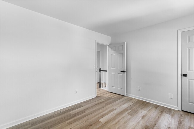 Building Photo - 6649 Speight Cir